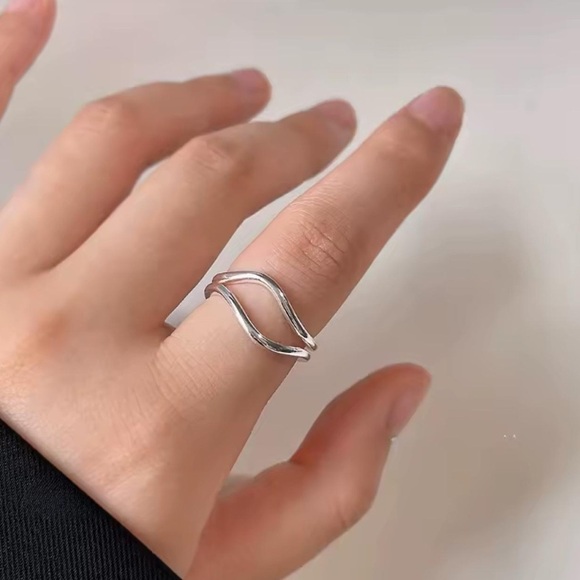 Zara Jewelry - Elegant Silver Wave Ring